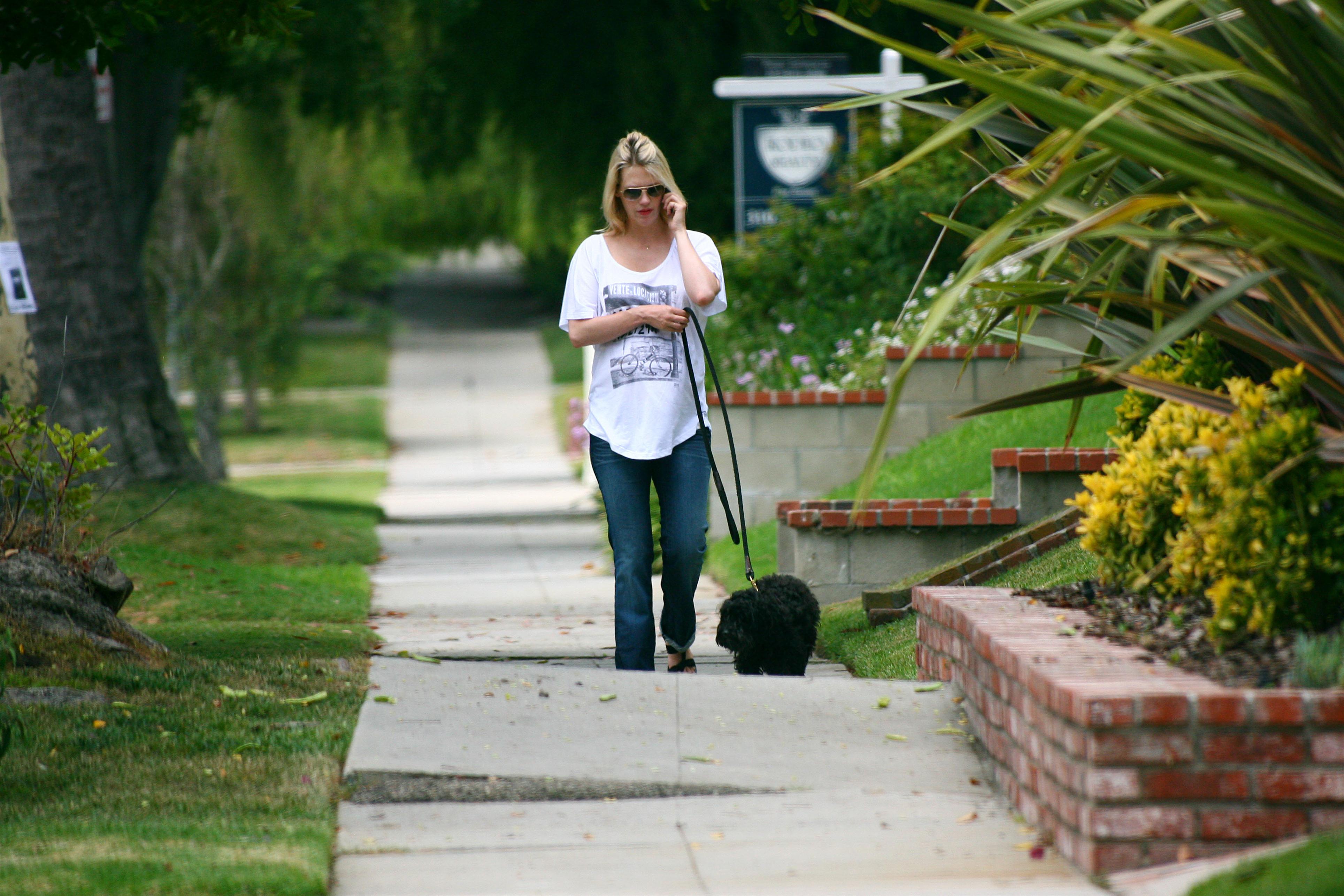 January Jones showing off her growing baby bump | Picture 66576